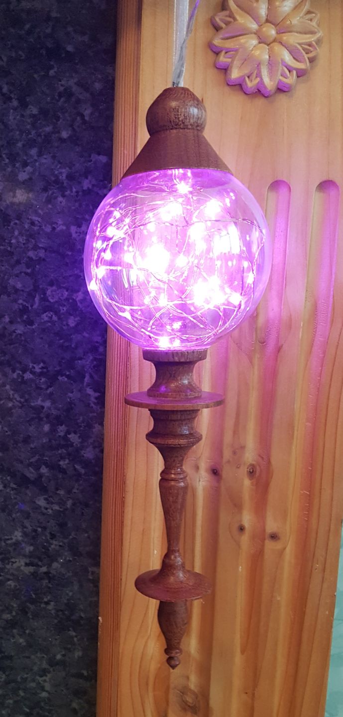 Glasss and wood iluminated